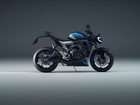 Triumph Street Triple 798 RS (1)
