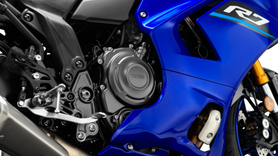 Yamaha R7 (5)