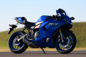 Yamaha R7