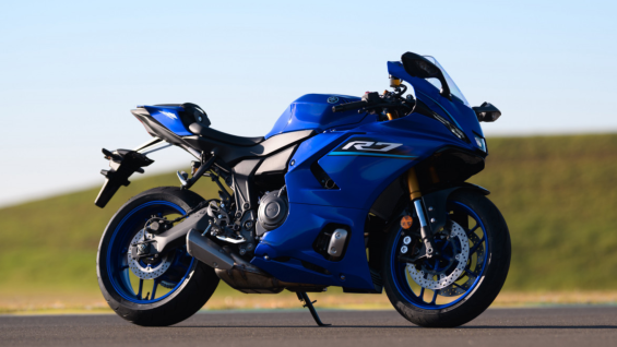 Yamaha R7