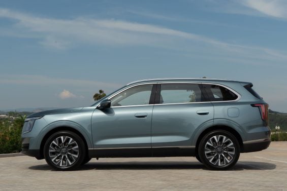 Jetour S08 Premium 2027 Cinza Azure lateral parado