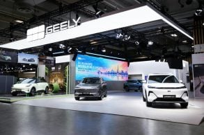 geely booth paris motor show