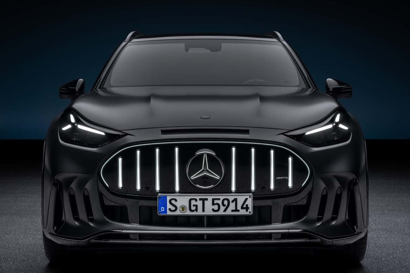 Mercedes AMG GT SUV 2028 7