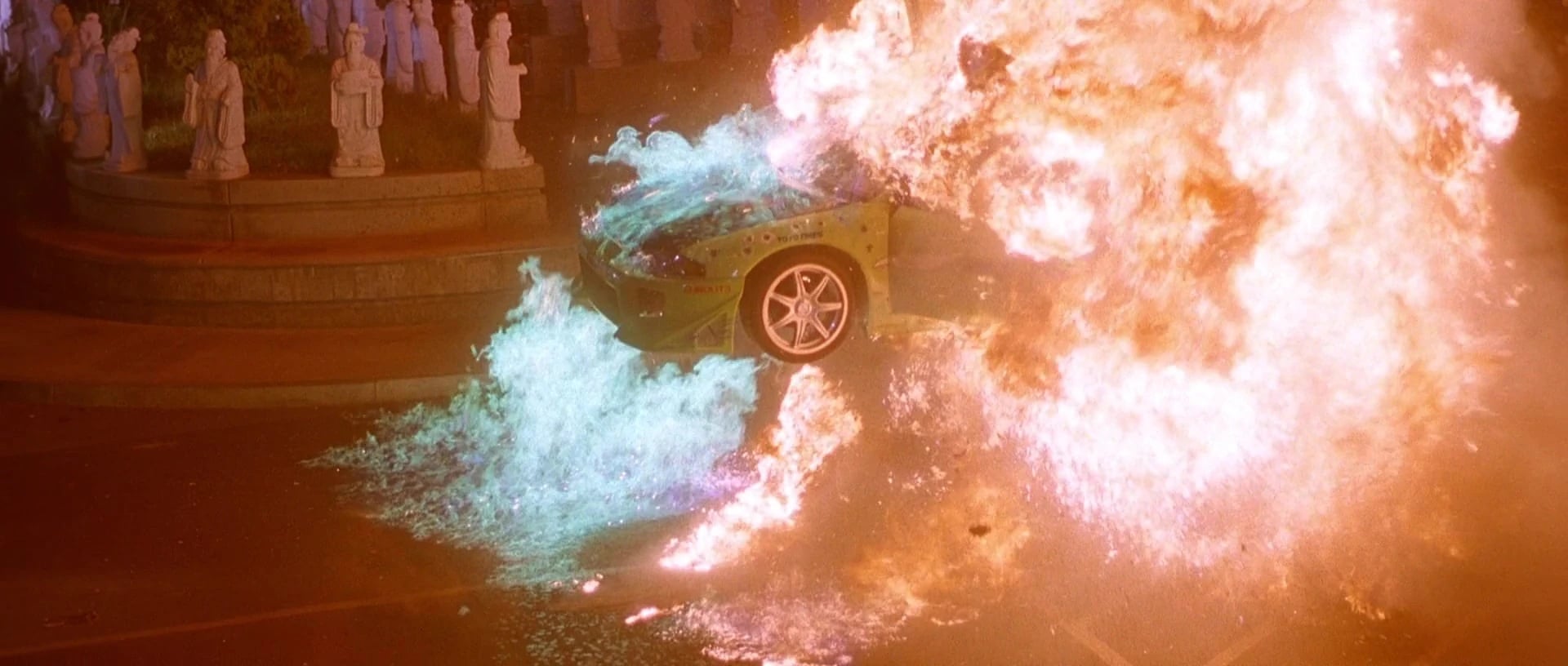 velozes e furiosos Mitsubishi Eclipse explodindo