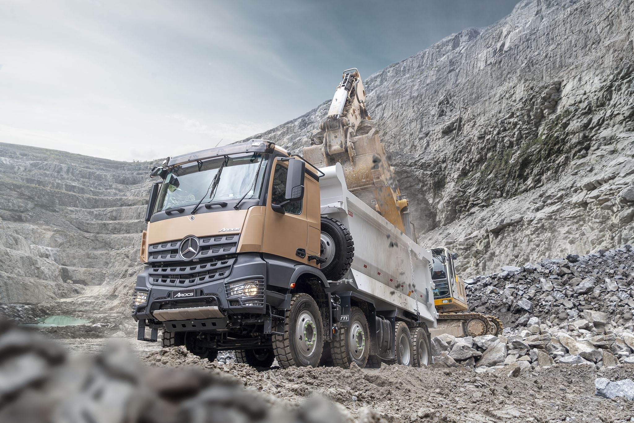 Mercedes Benz AROCS 5851 Mercedes Benz AROCS 5851