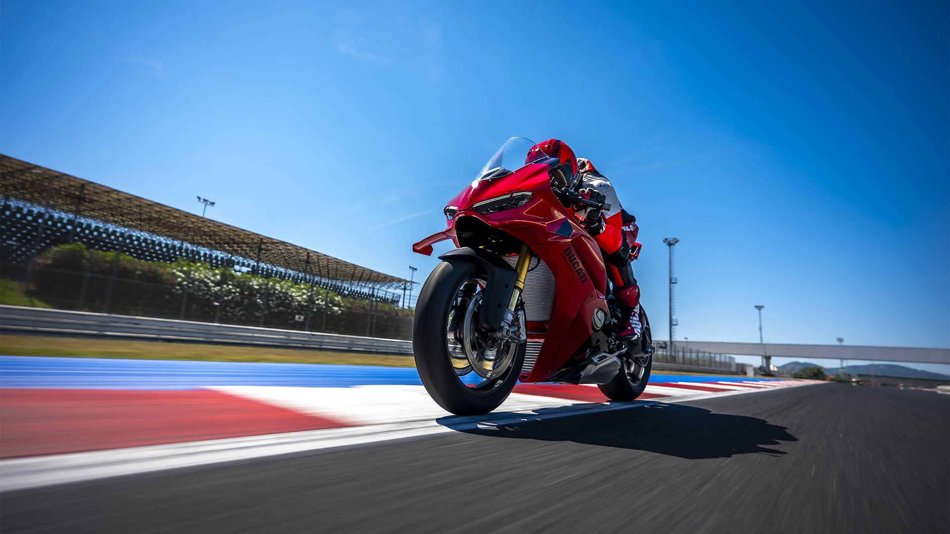 Ducati Panigale V4 S (1) Ducati Panigale V4 S (1)