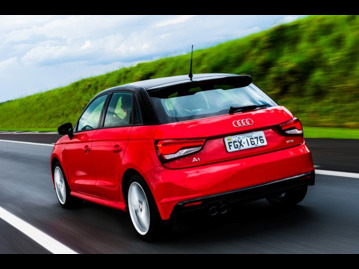audi a1-14-tfsi-s-tronic-sportback-attraction-2018 traseira