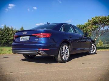audi a4-18-tfsi-attraction-multitronic-2016 traseira