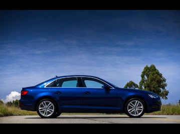 audi a4-20-tfsi-launch-edition-stronic-2016 lateral