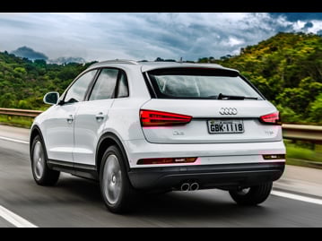 audi q3-14-tfsi-ambiente-plus-s-tronic-flex-2017 traseira