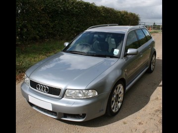 audi rs4-v6-2001 frente