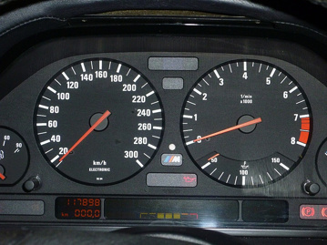 bmw m5-touring-38-24v-1995 instrumentos