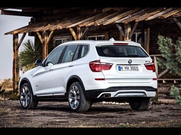 bmw x3-20-xdrive20i-2017 traseira