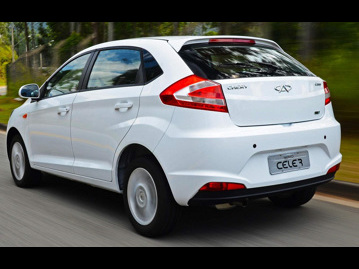chery celer-hatch-15-16v-flex-2017 traseira
