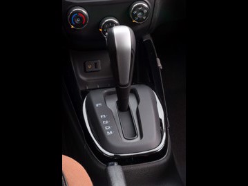 chevrolet onix-14-activ-spe4-eco-aut-2018 cambio