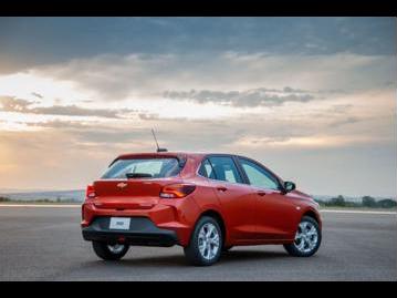 chevrolet onix-lt-10-2020 traseira