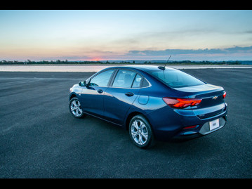 chevrolet onix-plus-premier-10-turbo-aut-2020 traseira