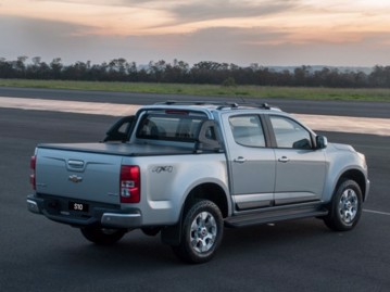 chevrolet s10-25-ecotec-sidi-cabine-dupla-lt-2016 traseira