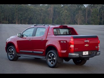 chevrolet s10-28-ctdi-high-country-4wd-2016 traseira