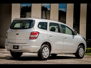 chevrolet spin-ls-5s-18-flex-2018 traseira