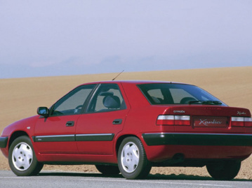 citroen xantia-glx-20-16v-aut-2001 traseira