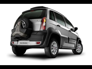 fiat idea-adventure-18-16v-etorq-2016 traseira