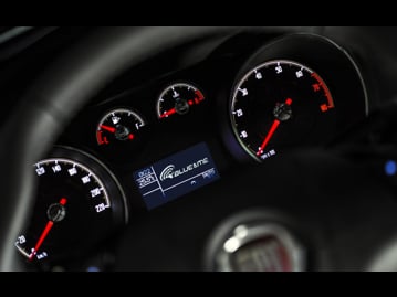 fiat linea-18-16v-essence-2016 instrumentos