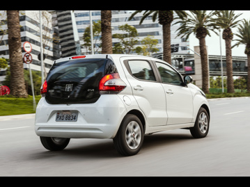 fiat mobi-firefly-drive-10-flex-2018 traseira
