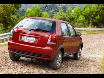 fiat palio-fire-way-10-flex-2016 traseira