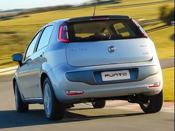 fiat punto-essence-16-16v-flex-2017 traseira