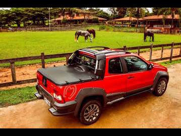 fiat strada-adventure-mangalarga-18-flex-cabine-dupla-2013 traseira