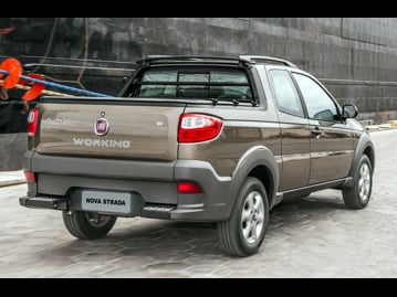 fiat strada-working-14-flexcab-dupla-2016 traseira
