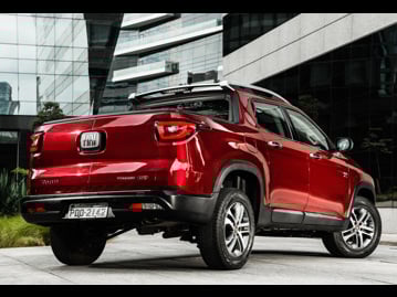 fiat toro-volcano-20-diesel-at9-4x4-2019 traseira