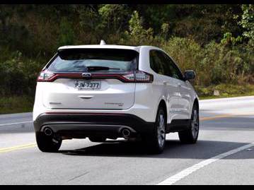 ford edge-35-v6-titanium-4wd-aut-2017 traseira