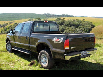 ford f250-xlt-4x4-39-cab-dupla-2011 traseira