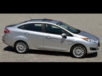 ford new-fiesta-sedan-16-se-powershift-aut-2016 lateral
