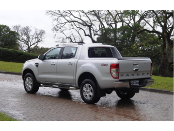 ford ranger-25-limited-cd-mod-center-flex-2016 traseira