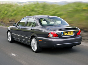 jaguar x-type-se-25-v6-2009 traseira