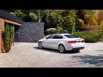 jaguar xe-20-gtdi-pure-2017 traseira