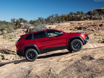 jeep cherokee-trailhawk-32-v6-2015 lateral