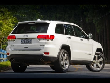 jeep grand-cherokee-36-v6-limited-4wd-2015 traseira