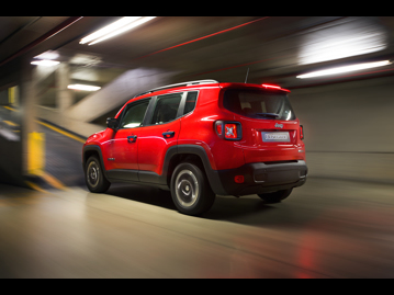 jeep renegade-sport-18-flex-aut-2017 traseira