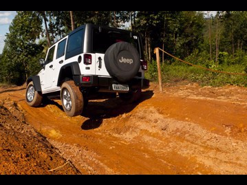 jeep wrangler-36-v6-unlimited-4wd-2016 traseira