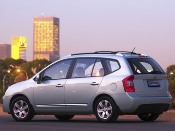 kia carens-20-ex-c162-aut-2013 lateral