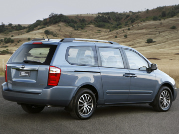 kia carnival-35-v6-ex-v295-2015 traseira