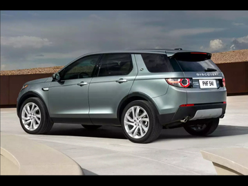 land-rover discovery-sport-20-si4-se-4wd-2017 traseira