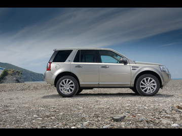 land-rover freelander-2-hse-22-sd4-2015 lateral