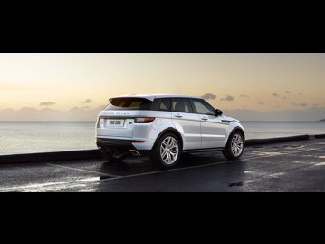 land-rover range-rover-evoque-20-td4-se-4wd-2017 traseira