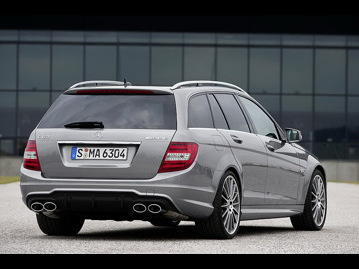 mercedes-benz c-63-amg-touring-2012 traseira