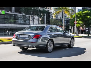 mercedes-benz e-250-avantgarde-edition-1-2017 traseira